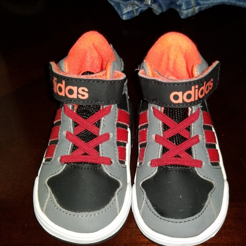 Toddler boys size 5 shoes